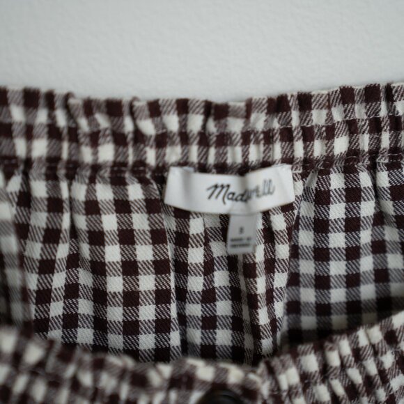 Puff-Sleeve Button-Front Crop Top in Plaid - Picture 4 of 4